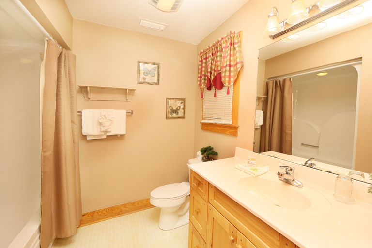 Bathroom 3, Pinnacle View 7B - Three Bedroom Chalet, Sevier