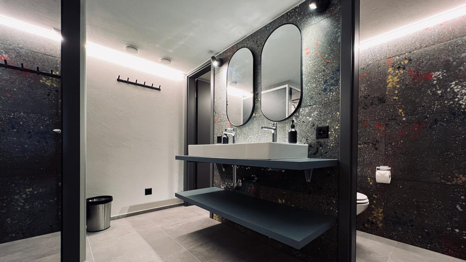 Bathroom 4