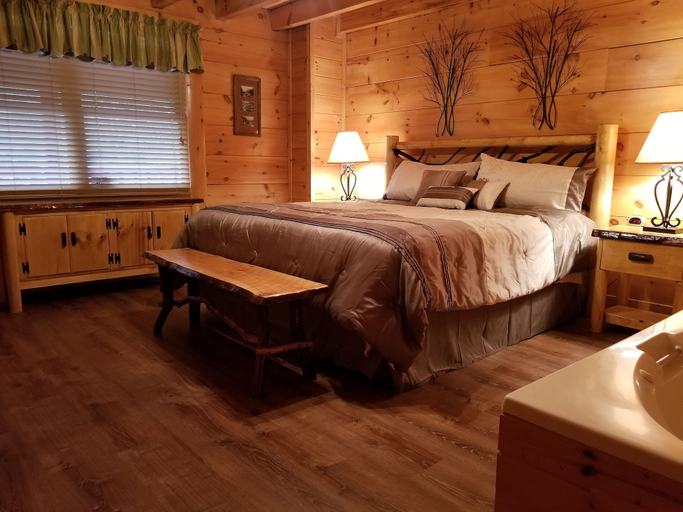 Bedroom 3, Mountain Fun - One Bedroom Cabin, Sevier
