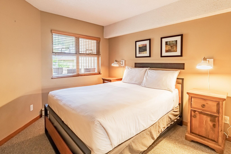 Bedroom, Whistler Vacation Club Lake Placid Lodge - 108, Squamish-Lillooet
