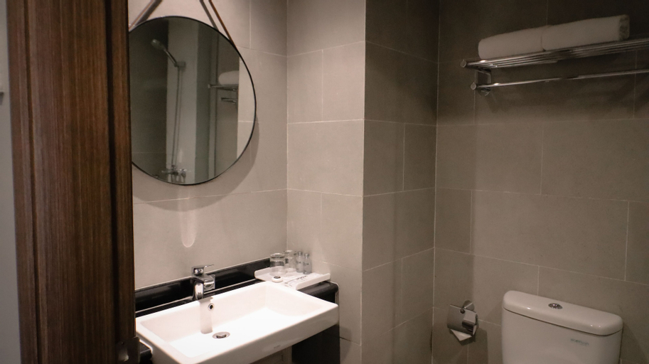Bathroom 17