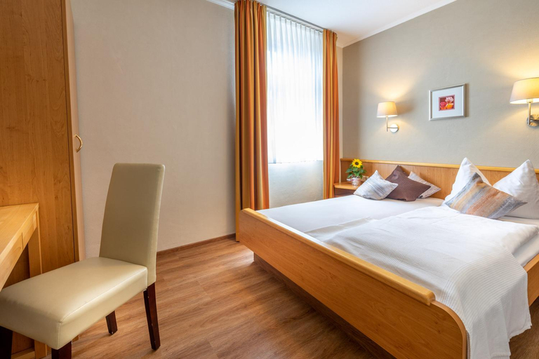 Bedroom 2, Goldener Pfropfenzieher, Rhein-Hunsrück-Kreis