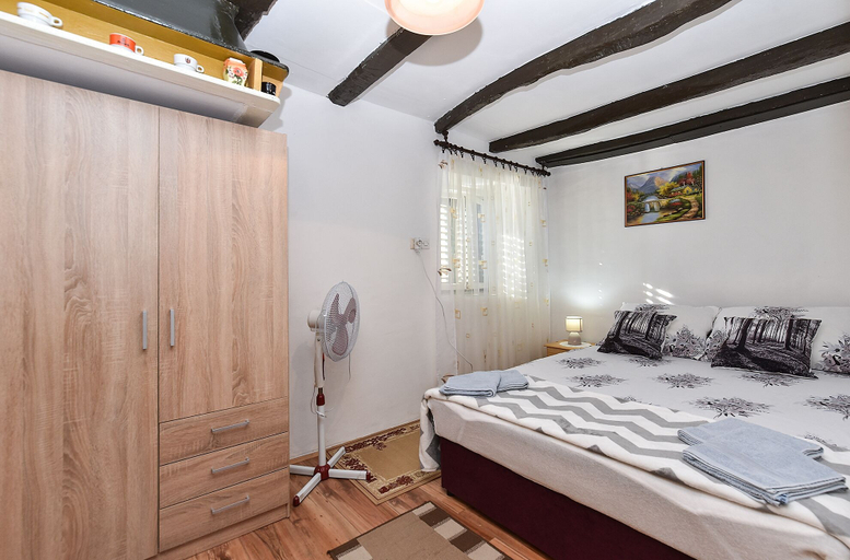 Bedroom 2, House 1009, Svetvinčenat
