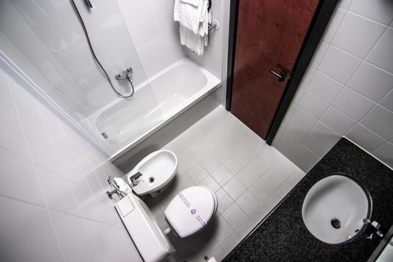 Bathroom 4, Hotel Concorde, Novara