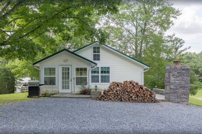 Exterior & Views 2, A Mountain Cottage, Sevier