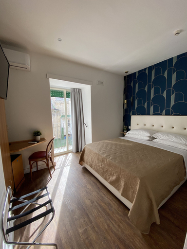 Bedroom 3, Hotel Europeo, Napoli