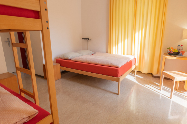 Bedroom 3, Youth Hostel Locarno, Locarno