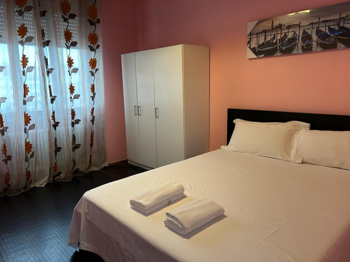 Bedroom 3, VENICE NIGHT13TRIPLA ROOM SHARED TOILETC, Venezia