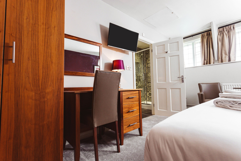 Bedroom 2, The Dog and Doublet Inn, Staffordshire