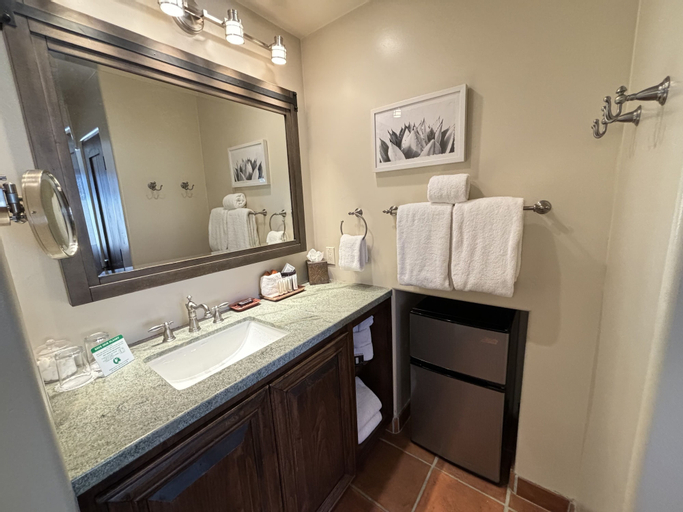 Bathroom 11