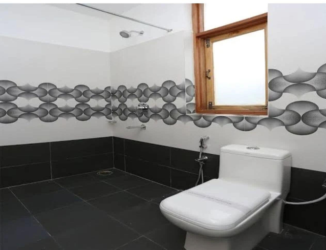 Bathroom 4, Snow Range Cottage, Kullu