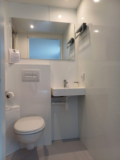 Bathroom, CRYSTAL HOTEL, Seine-et-Marne