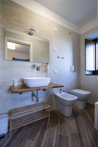 Bathroom 3, Le Querce Farmhouse, Salerno
