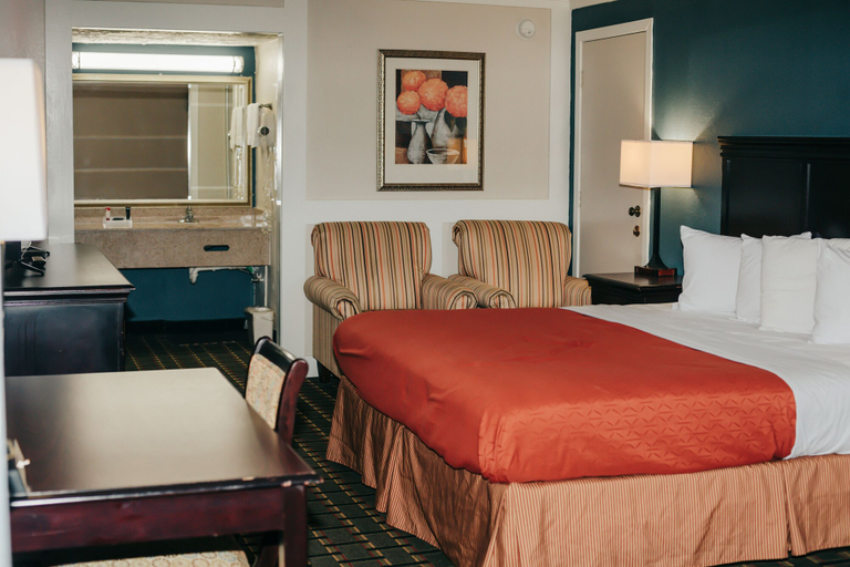 Bedroom 2, Victorian Inn & Suites, Nacogdoches