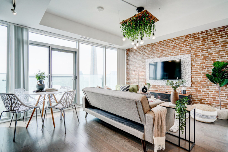 Others 5, Ohio Global Residence, Toronto