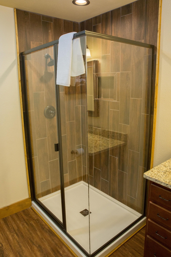 Bathroom 4, Serene Oasis - Four Bedroom Chalet, Sevier