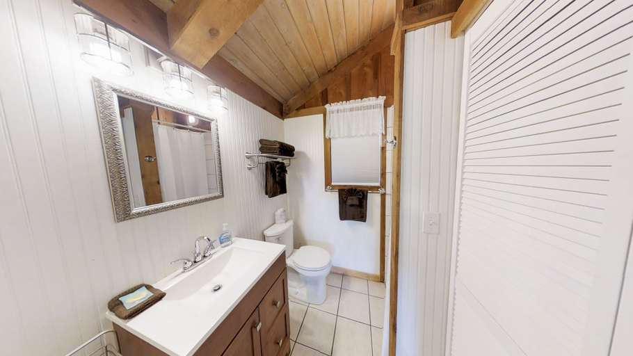 Bathroom 2, Riverview 1 Bedroom Cabin by RedAwning, Blount