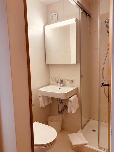 Bathroom 5, Albana Hotel Silvaplana, Maloja