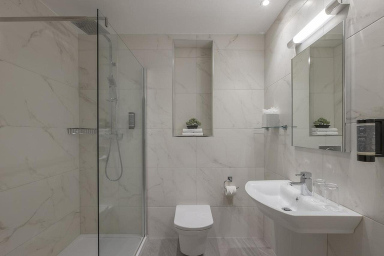 Bathroom 5, The Glenview Hotel And Leisure Club