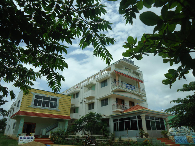 Aruvi Hotel, Vellore
