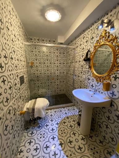 Bathroom 5, Lamur Otel, Çeşme
