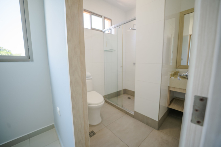 Bathroom, Apartamento Lagos Apartaestudios x4, Barranquilla