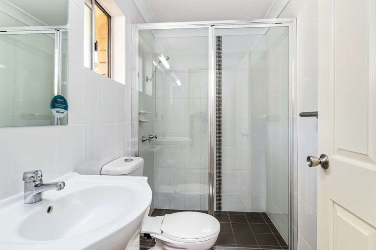 Bathroom, Econo Lodge Alabaster, Cowra
