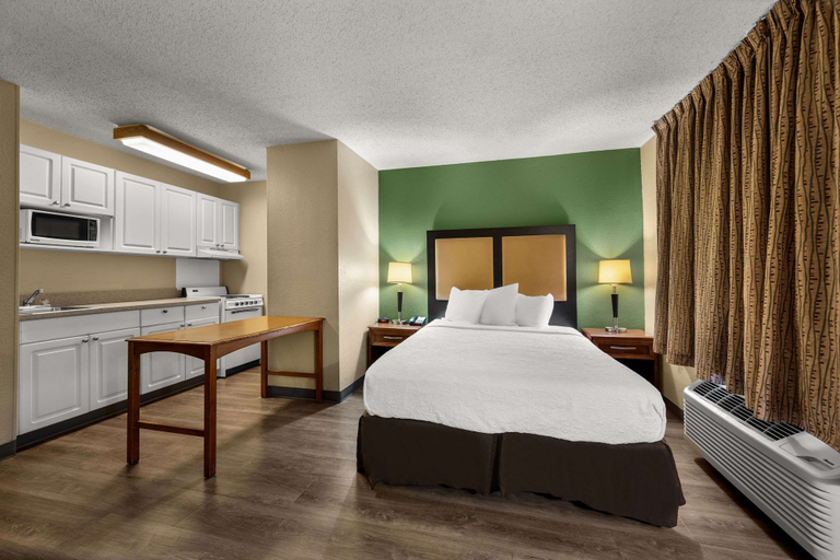 Bedroom 3, Suburban Studios Houston North I-45, Houston