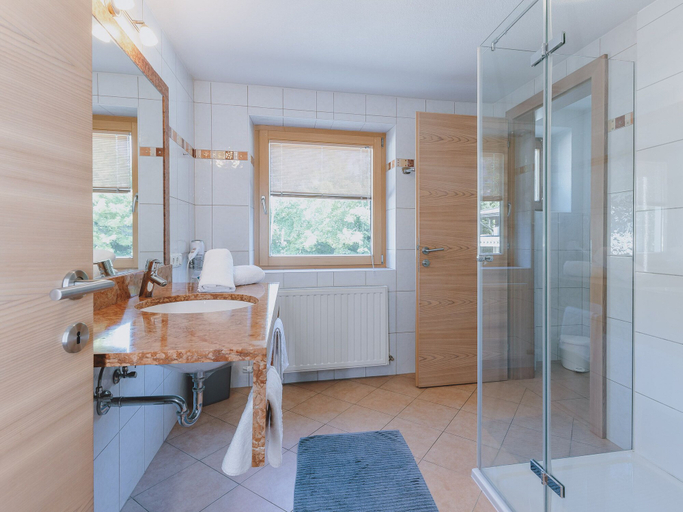 Bathroom 3, Appartement Haus Elise by we rent, Zell am See