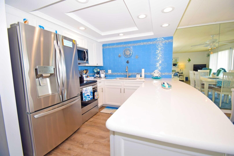 Private kitchen 5, Thunder Island 15a 2 Bedroom Condo by RedAwning, Worcester