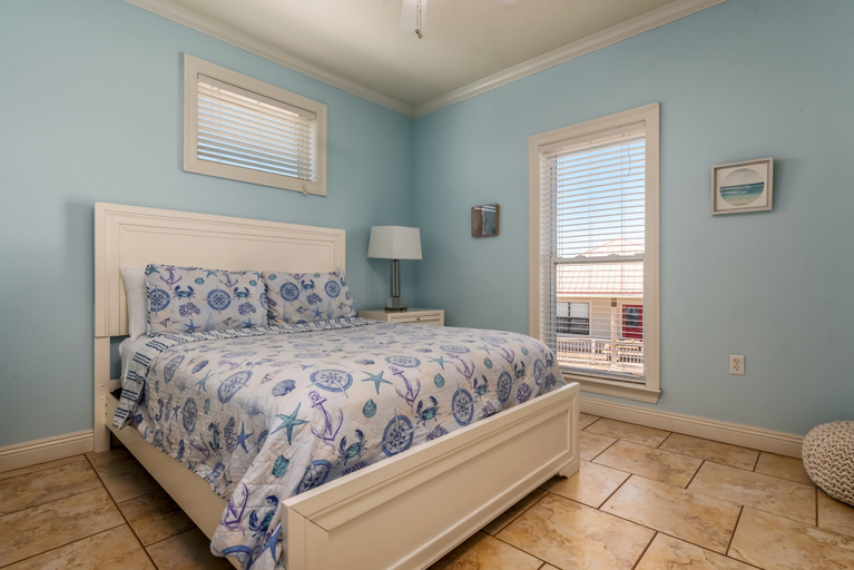 Room 2, Just Beachy - 103 Tecumseh 4 Bedroom Home by RedAwning, Mobile