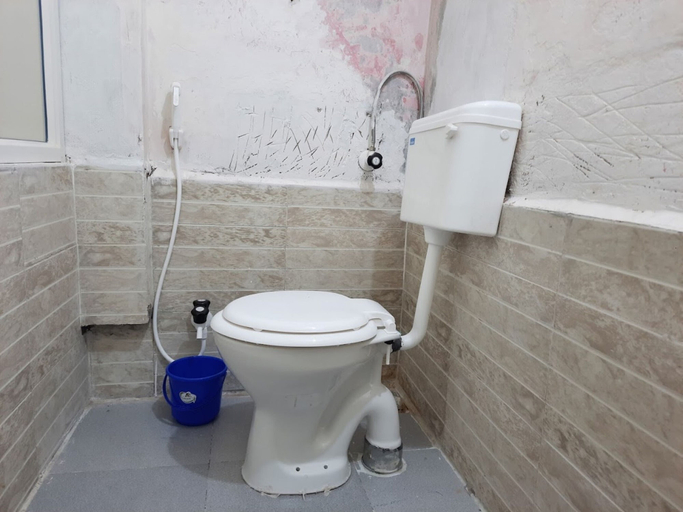 Bathroom 2, Ujjain Yatri Niwas, Ujjain