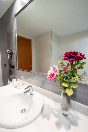 Bathroom 4, Hotel Mozarbez Salamanca, Salamanca