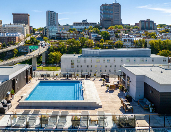 Sport & Beauty 2, Le Caiman, Communauté-Urbaine-de-Québec
