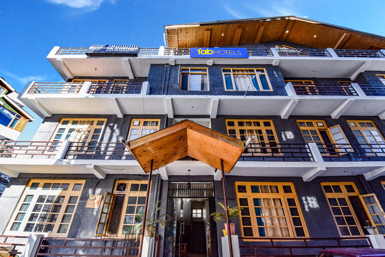 Exterior & Views