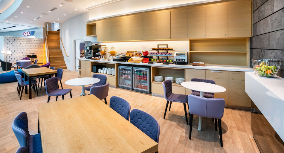 Food & Drinks 5, YOTELAIR Singapore Changi Airport, Singapore