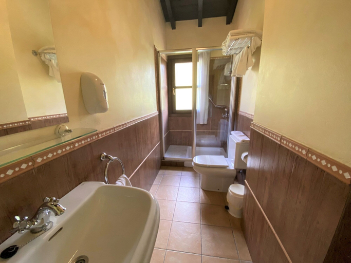 Bathroom 4, La Quintana de Villar, Asturias