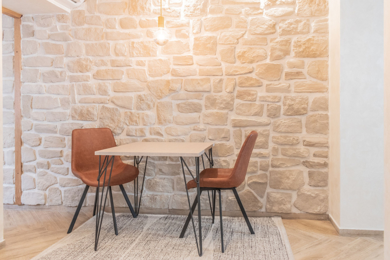 Others 5, L&B amphitheater apartments, Pula