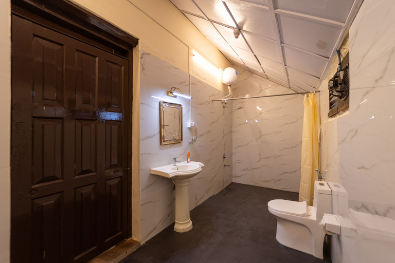 Bathroom 5, Harris Holiday Inn, Coimbatore