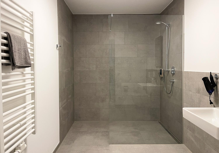 Bathroom 9