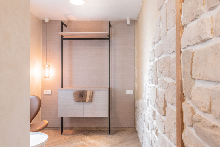 Bathroom 4, L&B amphitheater apartments, Pula