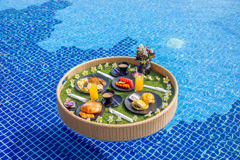 Food & Drinks 30