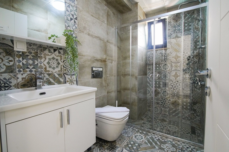 Bathroom 5, Berrin Otel, Bozcaada