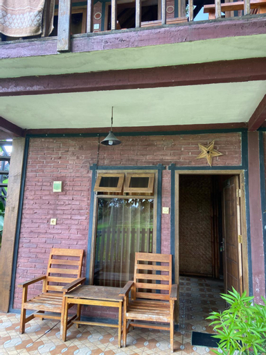 Exterior 8