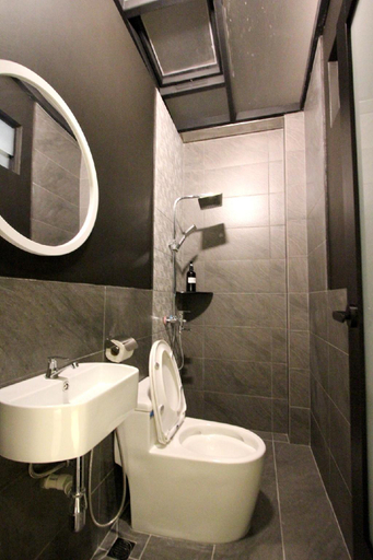Bathroom 1, Apico Home/14pax#5minWalk-Jonker, Malacca City