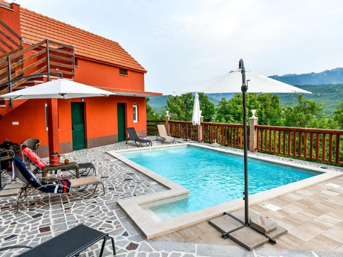 Sport & Beauty 4, Holiday Home Veronika, Zagvozd