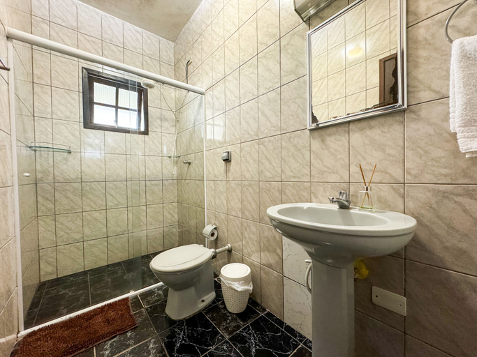 Bathroom 4, Pousada Espaço do Sol, Araçariguama