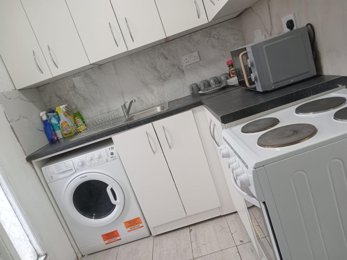 Others 5, Good priced Single Rooms in harrow with shared bathrooms, London