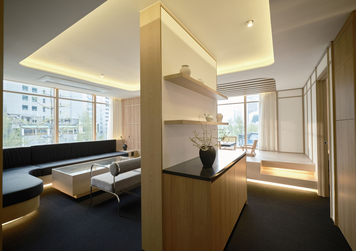 Others 4, UH Suite Seoul Deoksugung, Jung