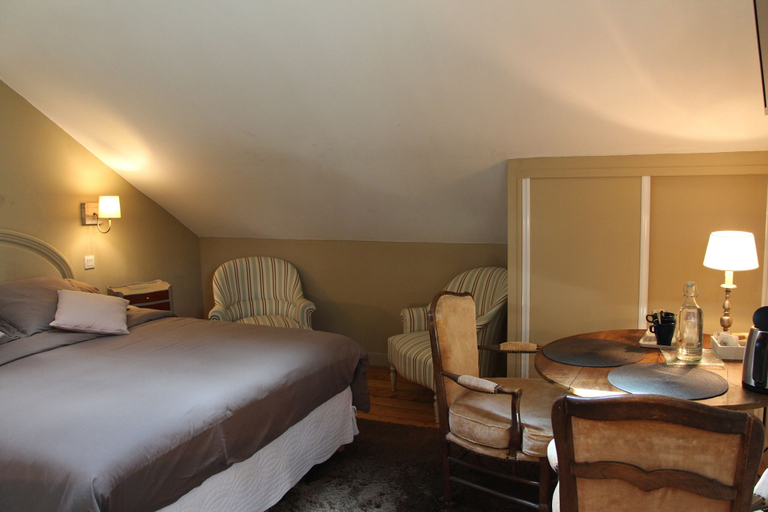 Bedroom 3, Les Jardins Carnot, Oise